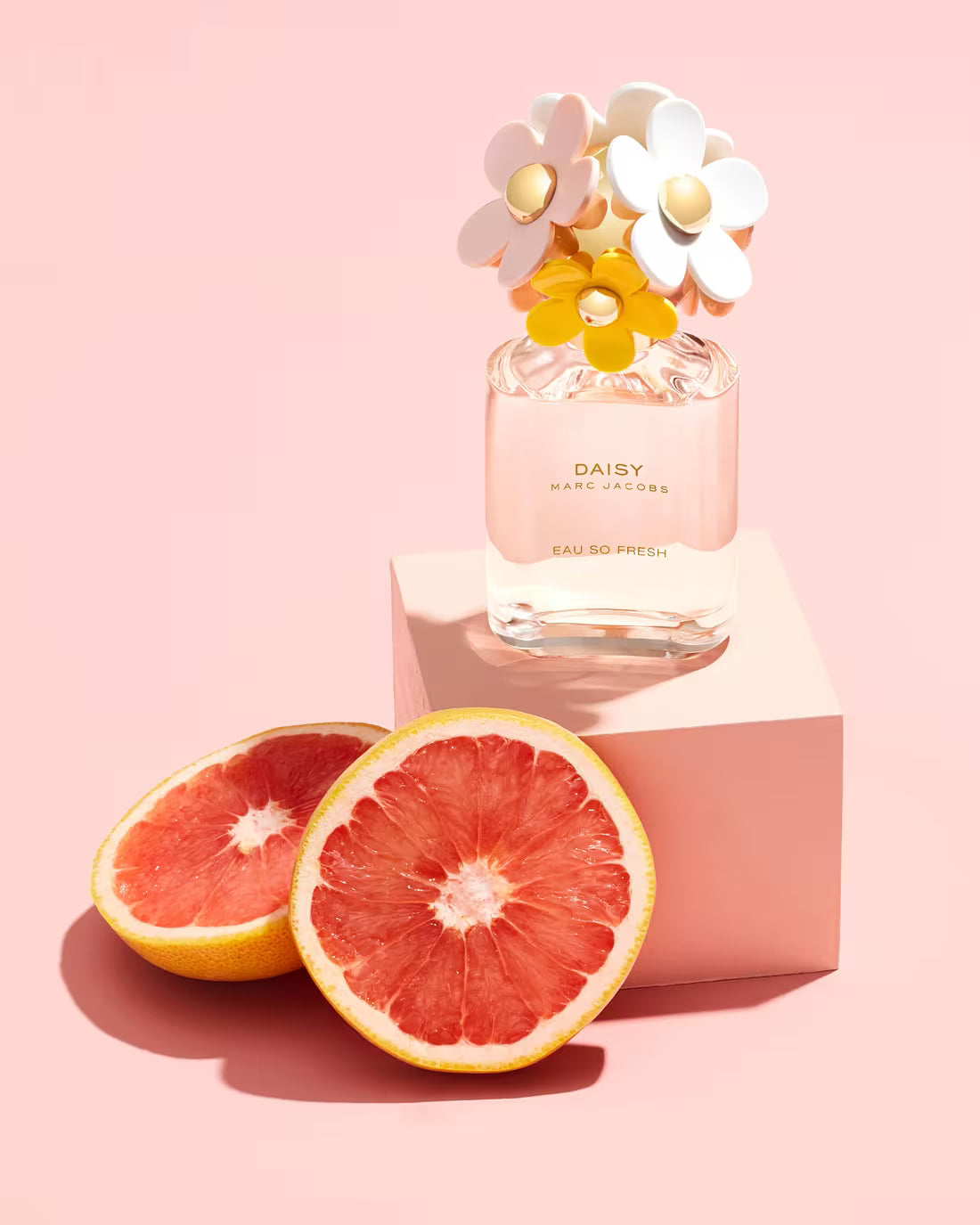 Marc Jacobs Daisy Eau So Fresh Eau de Toilette 125ml fragrance image; fruity floral fresh scent with Violet, Wild rose and Musk; for women; suited to spring and summer.